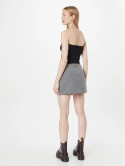 NA-KD Mini-jupes Jupe Femme Gris 10 NA-KD Mini-jupes Jupe Femme Gris -Parfaite Jupe 10c79429ac5812c1a31dc88dc876769c