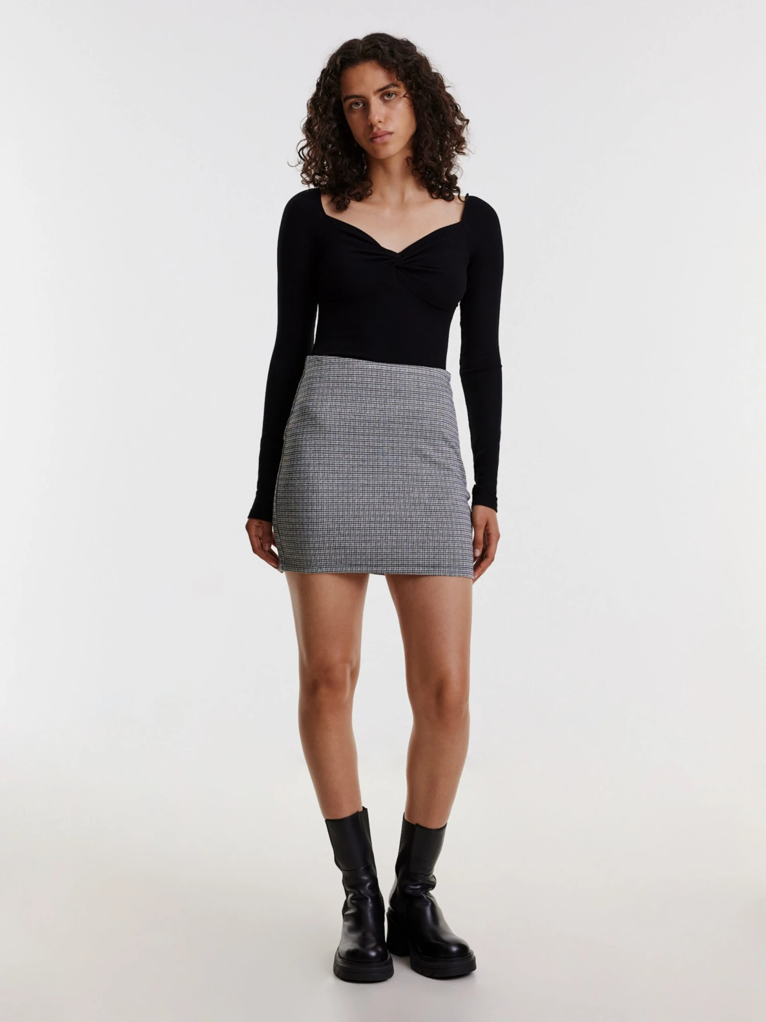 EDITED Mini-jupes Jupe Kyleigh Femme Gris 8 EDITED Mini-jupes Jupe Kyleigh Femme Gris – Image 6