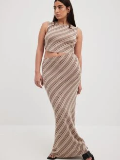 NA-KD Jupes Longues Jupe Femme Marron / Noisette / Brun Foncé -Parfaite Jupe 30d7dd75e62823b8f069f46faf13a989