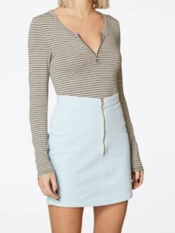 Mini-jupes Jupe Lea Femme Bleu Clair 9 Mini-jupes Jupe Lea Femme Bleu Clair -Parfaite Jupe 664ac29c354a025f9c63d44f72da84c3