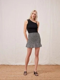 Mini-jupes Jupe Arika Femme Noir 11 Mini-jupes Jupe Arika Femme Noir -Parfaite Jupe 76fe20c7c2427e64c65fc604db39d604