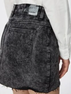 ONLY Mini-jupes Jupe EMILY Femme Noir 11 ONLY Mini-jupes Jupe EMILY Femme Noir -Parfaite Jupe a69fe5f65bd8bad021c0bf95af26776b